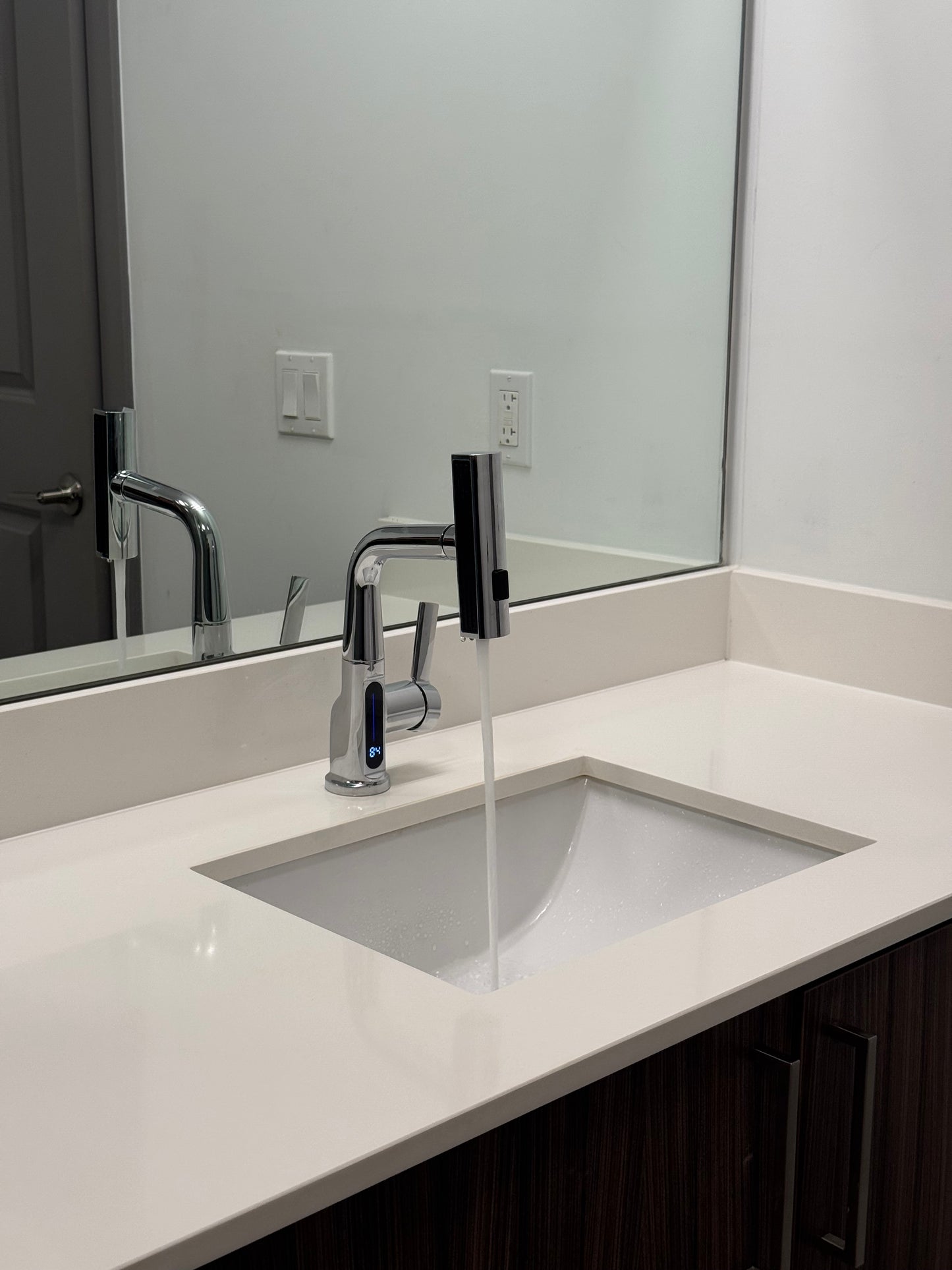 ZenCascade Waterfall & Pull-Out Faucet with Temperature Display in Chrome